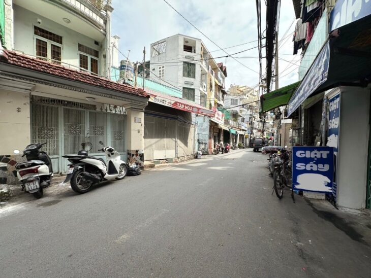 Nhà MẶT TIỀN đường NGUYỄN THƯỢNG HIỀN – B THẠNH – nở hậu 10m x 17m.