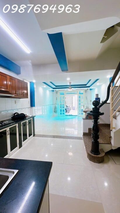 Q8 ÂU DƯƠNG LÂN HÀNG HIẾM XE HƠI VÀO NHÀ 44M2 NHÀ ĐẸP 4 TẦNG VIEW Q1 GẦN SIÊU THỊ GẦN TRƯỜNG HỌC