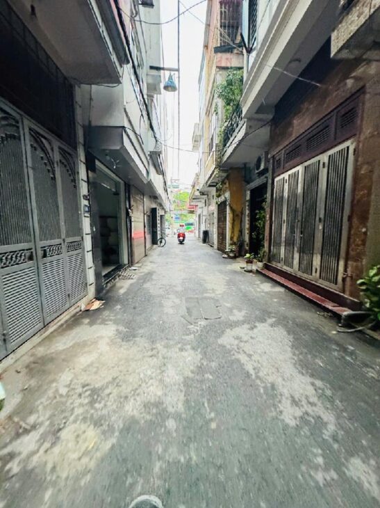 BÁN NHÀ PHỐ LÊ TRỌNG TẤN, Ô TÔ NGỦ TRONG NHÀ, MT RỘNG, 34m, 8 tỷ