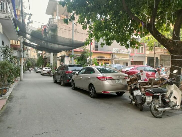 ‘BÁN NHÀ PHỐ NGÔ QUYỀN, Ô TÔ ĐỖ CỬA, BA MẶT THOÁNG, 52m, 6.8 tỷ