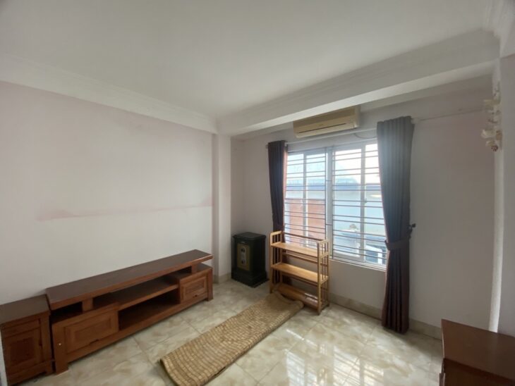 BÁN NHÀ PHỐ TRẦN NHẬT DUẬT LA KHÊ, Ô TÔ ĐỖ CỬA, 5 TẦNG, 22m, 5.5 tỷ