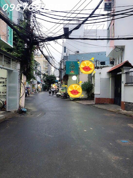 Q8 P4 Ô TÔ TRONG NHÀ, CÁCH AEONMAL 200M GẦN MẶT TIỀN 64M2 3.9x17M 3 TẦNG 5PN HẺM THÔNG 6M 6.xT