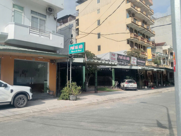 BÁN GẤP ĐẤT ĐƯỜNG NGUYỄN SƯ HỒI CÁCH BIỂN CỬA LÒ 50M: 6,5 x 20 = 120m2 x 3 LÔ