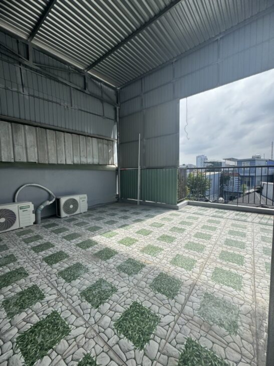 ► Nhà Kiệt nhựa 4m, Hùng Vương, 68m2, ngang 5.5m, 2.5 tầng cứng đẹp, 3PN, sân thượng chill, ở ngay,