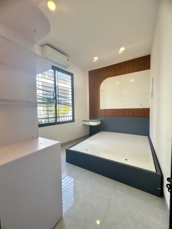 ► Nhà Kiệt nhựa 4m, Hùng Vương, 68m2, ngang 5.5m, 2.5 tầng cứng đẹp, 3PN, sân thượng chill, ở ngay,