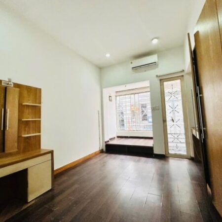 ♥ Thẳng 50m ra Mặt Tiền Nguyễn Thị Minh Khai, 42m2, 2 tầng, 2.x tỷ