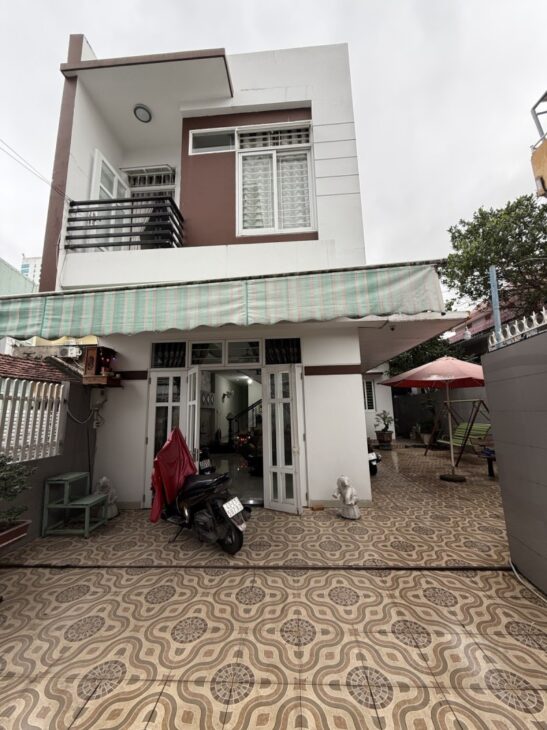 # Nhà thẳng 40m ra Phạm Cự Lượng, 192m2, ngang 9m, 2 tầng còn mới, sân rộng, 6.x tỷ