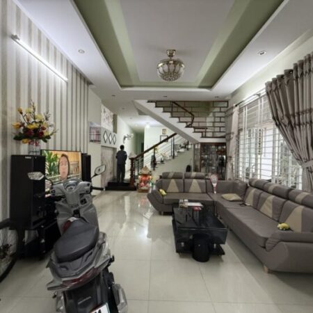 # Nhà thẳng 40m ra Phạm Cự Lượng, 192m2, ngang 9m, 2 tầng còn mới, sân rộng, 6.x tỷ # Nhà thẳng 40m ra Phạm Cự Lượng, 192m2, ngang 9m, 2 tầng còn mới, sân rộng, 6.x tỷ