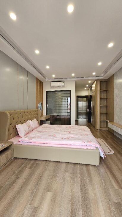 Bán nhà cực đẹp phố Lê Trọng Tấn 50m2, 6T thang máy, MT4.3m ô tô đỗ cửa dân trí cao