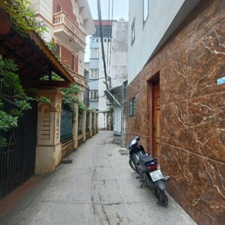 NHÀ ĐẸP ĐÓN TẾT- LÔ GÓC TRẦN CUNG – 34M2 X 5 TẦNG – NGÕ BA GÁC – 6.4 TỶ