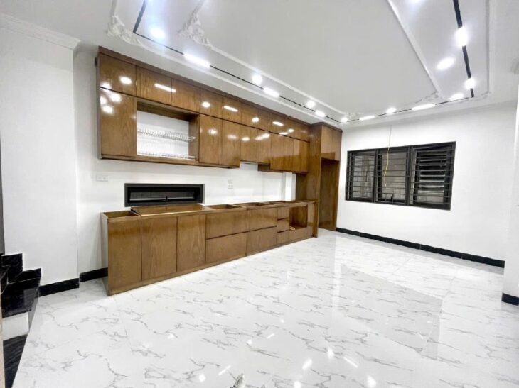 NHÀ ĐẸP HOÀNG QUỐC VIỆT – 35M2 X 6 TẦNG – 79.5 TỶ – Ô TÔ THANG MÁY