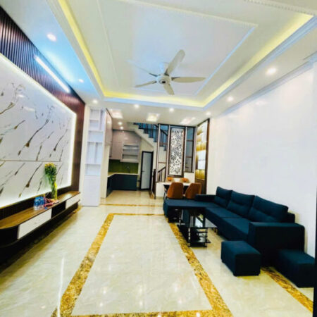 Bán nhà Phố Hào Nam, Ngõ ba gác phóng, Nhà mới đẹp, 35mx5T, Giá: 7,4 Tỷ.