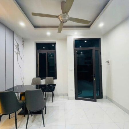 Bán nhà Phố Hào Nam, Phòng ngủ thoáng sáng, Dân xây, 35mx3T, Giá: 7.65 Tỷ.