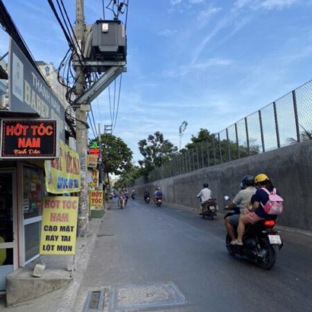 NHÀ MỚI ĐẸP, GẦN ĐƯỜNG XE HƠI. 2 tầng, 28m2, 2PN, Thạnh Lộc 27, Q.12 – 2 tỷ 450 triệu.