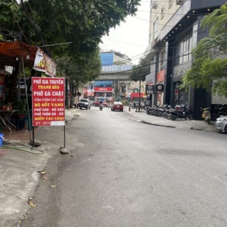 siêu phẩm lô đất siêu đẹp vị trí siêu hót tại Văn La 55m , mt 5m oto qua nhà , gần chợ , gần các siêu phẩm lô đất siêu đẹp vị trí siêu hót tại Văn La 55m , mt 5m oto qua nhà , gần chợ , gần các