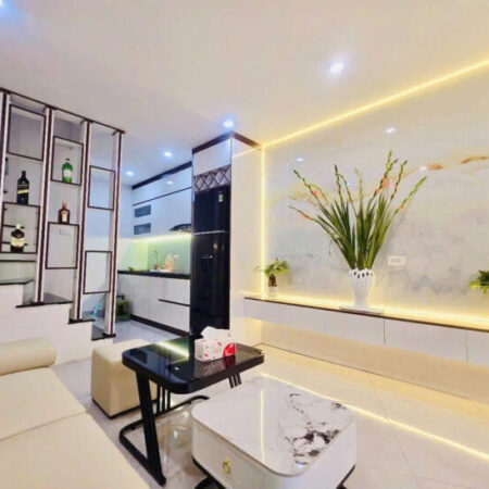 Bán nhà Phố Hào Nam, Lô góc, 30 mét ra Vinfast VF5, 30mx4T, Giá: 6.9 Tỷ, Lh: 0396935190.