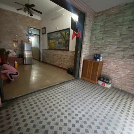 Bán nhà Phố Hào Nam, Siêu phẩm dòng tiền, Ô tô đỗ cửa, 40mx4T, Giá: 17.5 Tỷ, Lh: 0396935190.