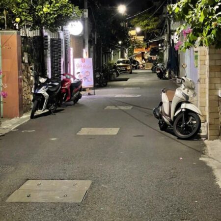 Căn nhà vị trí đẹp, 2 mặt tiền đường 6m đổ nhựa, ngang 8m, sát Nguyễn Văn Thoại, cách biển Mỹ Khê Căn nhà vị trí đẹp, 2 mặt tiền đường 6m đổ nhựa, ngang 8m, sát Nguyễn Văn Thoại, cách biển Mỹ Khê