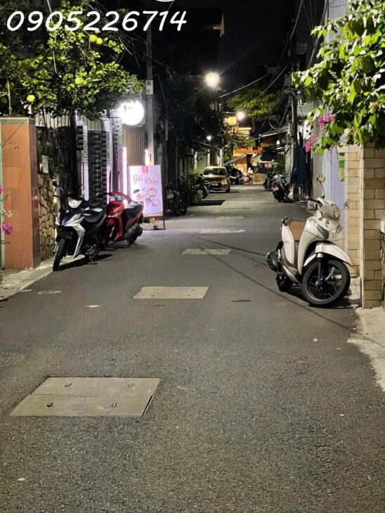 Căn nhà vị trí đẹp, 2 mặt tiền đường 6m đổ nhựa, ngang 8m, sát Nguyễn Văn Thoại, cách biển Mỹ Khê