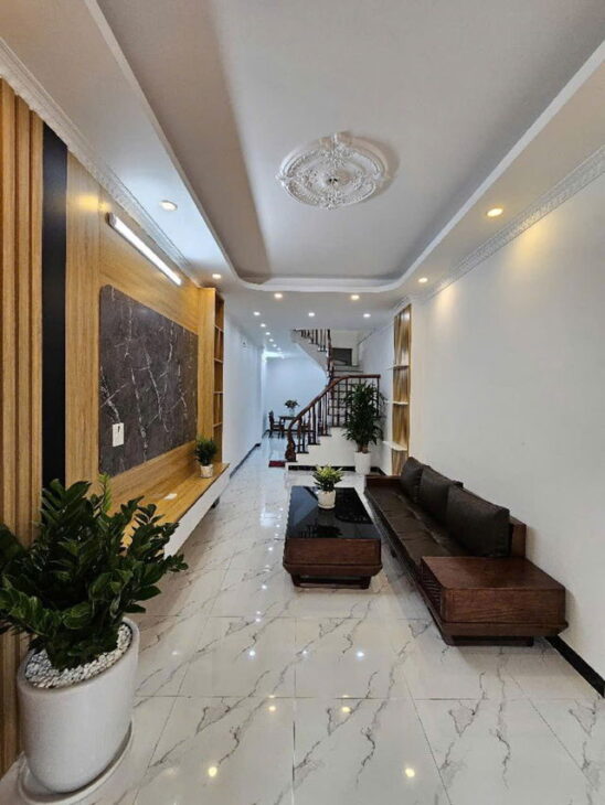 NHÀ MỚI Ở LUÔN PHỐ TRẠM- LONG BIÊN, 45M2,5 TẦNG,MT 3.5 M, 6.6 TỶ CÓ THƯƠNG LƯỢNG.