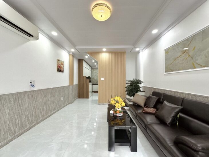 Nhỉnh 5 tỷ bán nhà PHÙNG VĂN CUNG – 40m2 – gần mặt tiền.