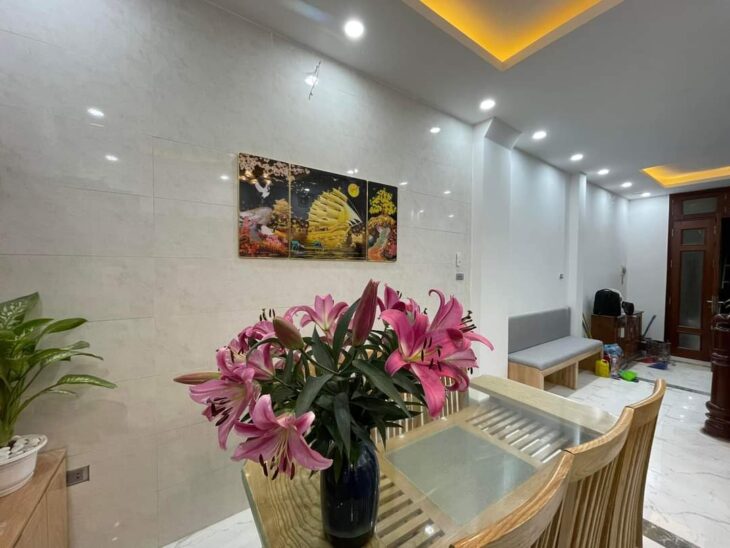 Nhà đẹp ở luôn Liên Mạc, ô tô đỗ cửa, kinh doanh, 2 thoáng view hồ, 55mx5t, 6N nhỉnh 5 tỷ