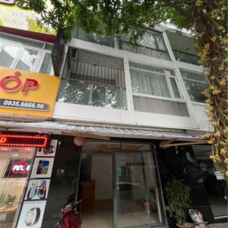 Bán Nhà Phố Mặt Tiền Ngô Gia Tự Nha Trang – 4 Tầng Vị Trí Sầm Uất, Cách Biển 3 Phút, Giá Chỉ 6 Tỷ Bán Nhà Phố Mặt Tiền Ngô Gia Tự Nha Trang – 4 Tầng Vị Trí Sầm Uất, Cách Biển 3 Phút, Giá Chỉ 6 Tỷ