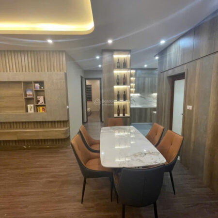 Bán căn góc CC 100m2 3 ngủ tại Võ Chí Công cạnh quận ủy Tây Hồ, giá 6 tỷ