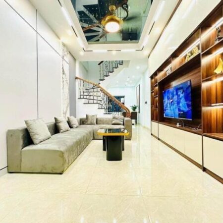 Bán nhà 36m², 5 tầng, 3PN, 4WC, Kim Ngưu, Hai Bà Trưng, 5 tỷ, sổ đỏ