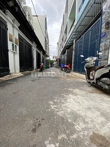 LÔ ĐẤT 2 MẶT THOÁNG ĐỐI DIỆN VẠN PHÚC CITY. CẠNH QL13. HBP. TĐ. (4,8*13.5) GIÁ 4 TỶ 150 TL.