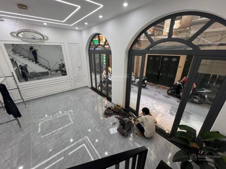 Siêu hiếm! Bán nhà Thịnh Hào 1, ngõ rộng 5m, oto đỗ cửa, KD VIP, 45m2, 4T, MT 6.5m, chỉ 10. X tỷ