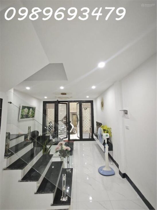 Bán nhà riêng 30m2 ra phố Vũ Trọng Phụng, 30m2 x 4tầng, MT3.7m, nhà mới full nội thất, 2 mặt thoáng