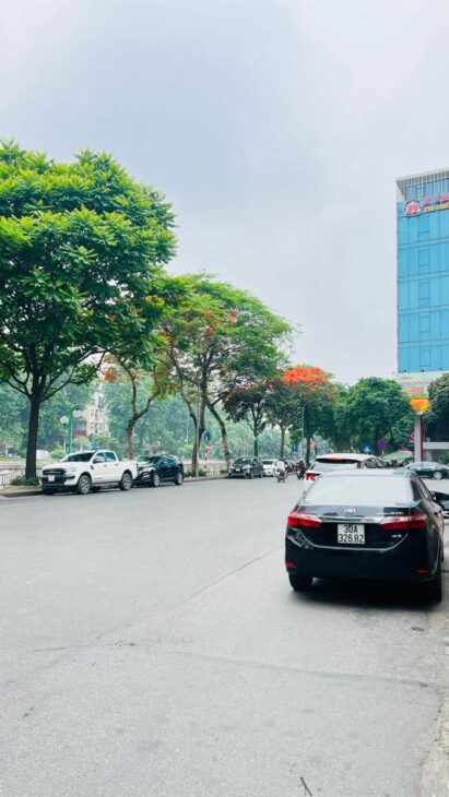 MẶT PHỐ QUẬN CẦU GIẤY – 8 TẦNG – THÔNG SÀN – THANG MÁY – KINH DOANH ĐỈNH – NHỈNH 33 TỶ