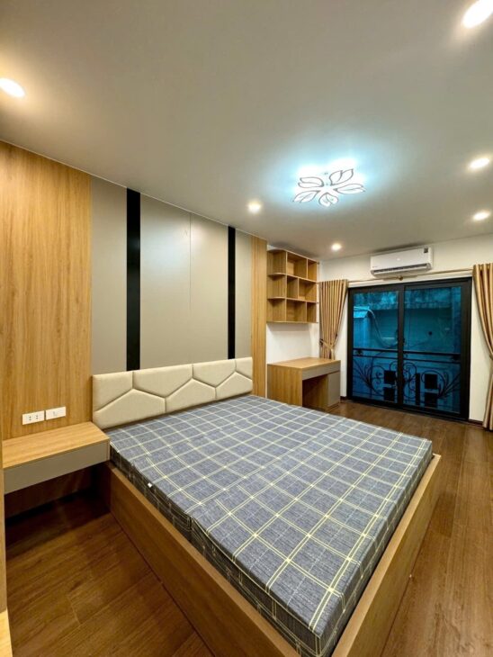 NHÀ ĐẸP PHỐ TÔN ĐỨC THẮNG – ĐỐNG ĐA – 30M RA PHỐ -NỘI THẤT MỚI ĐẸP- HƠN 7 TỶ