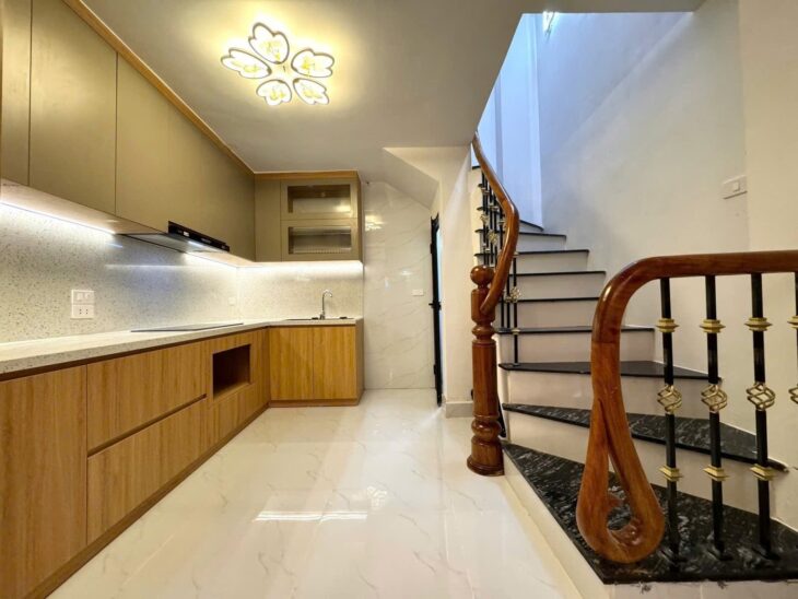 NHÀ ĐẸP PHỐ TÔN ĐỨC THẮNG – ĐỐNG ĐA – 30M RA PHỐ -NỘI THẤT MỚI ĐẸP- HƠN 7 TỶ