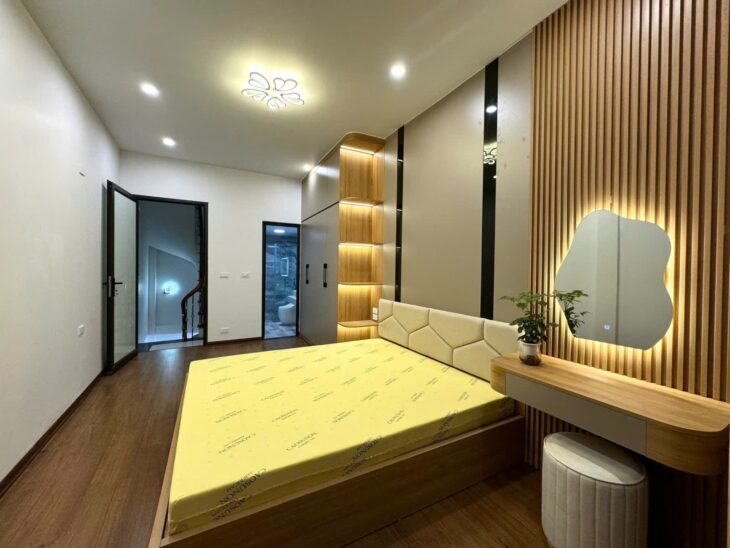 NHÀ ĐẸP PHỐ TÔN ĐỨC THẮNG – ĐỐNG ĐA – 30M RA PHỐ -NỘI THẤT MỚI ĐẸP- HƠN 7 TỶ