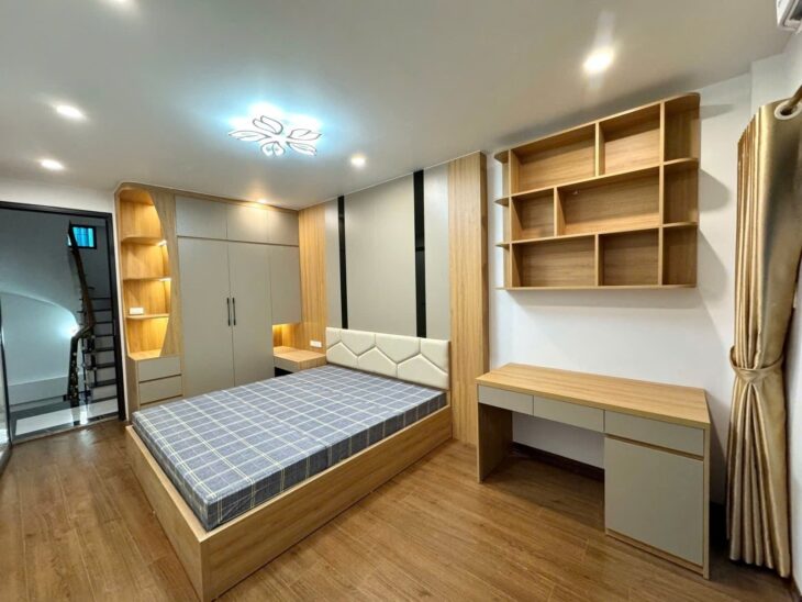 NHÀ ĐẸP PHỐ TÔN ĐỨC THẮNG – ĐỐNG ĐA – 30M RA PHỐ -NỘI THẤT MỚI ĐẸP- HƠN 7 TỶ