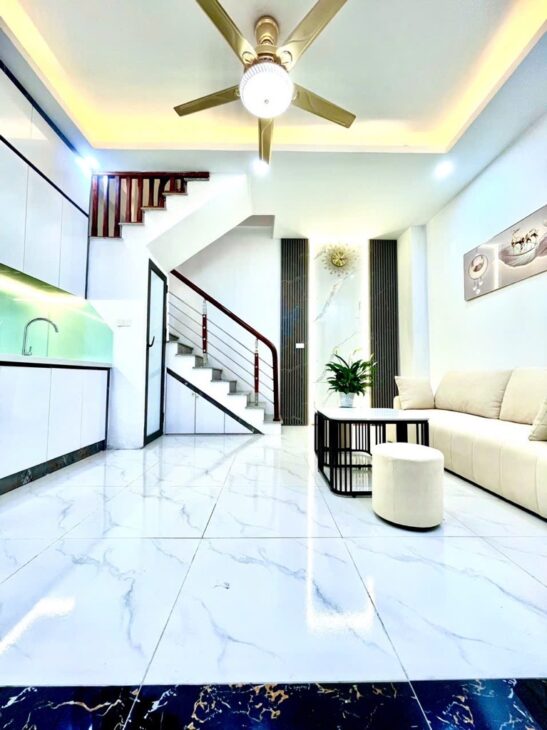 Tiêu Đề: Bán Nhà Đẹp Gia Quất – Ô Tô Đỗ Cửa – Ở Ngay – 49m² 5 Tầng – Nhỉnh 5 Tỷ
