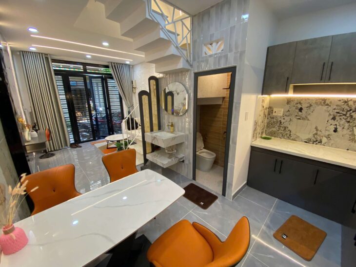 Bán Gấp Nhà Nguyễn Thái Sơn 4×8, 2 Tầng Nhà Đẹp Ở Ngay Chỉ 3.5 Tỉ