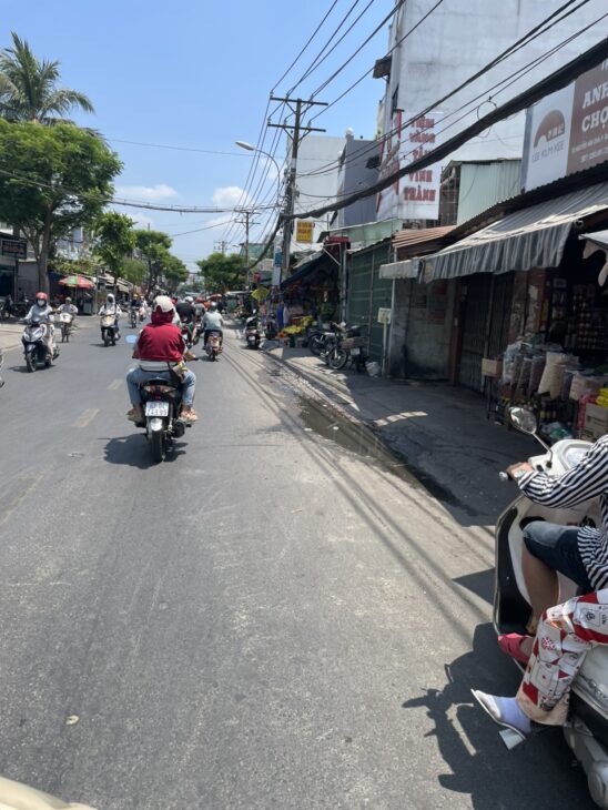 Bán nhà mặt tiền 6x40m giá 19,5 tỷ Đường Nguyễn Văn Quá