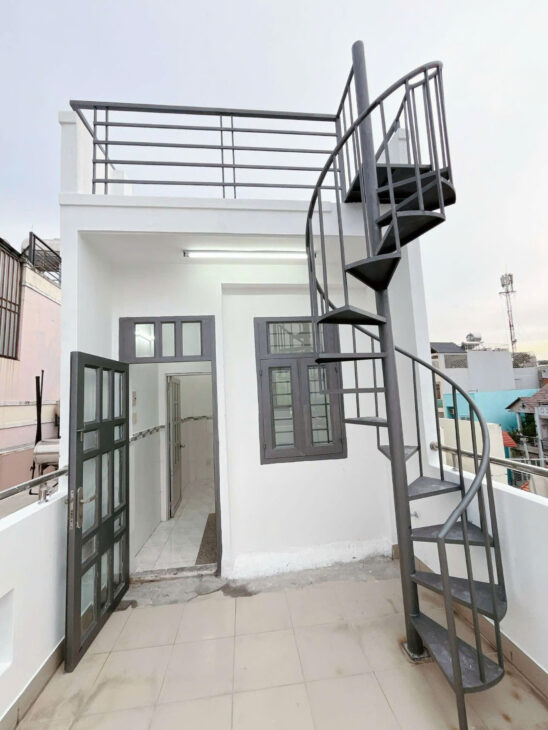 Sát mặt tiền hẻm xe hơi Q4 Ngang 6 Dài 4,65m Đúc bê tông 4 tấm GIẢM NGAY 500 TRIỆU HƠN 2,