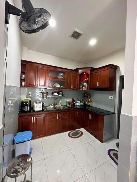 CĂN NHÀ 7 PHÒNG NGỦ, 7 WC – VỊ TRÍ VÀNG QUỐC LỘ 1A, THẠNH XUÂN, Q.12 – GIÁ HỜI 6.5 TỶ – SỔ ĐỎ CHÍNH