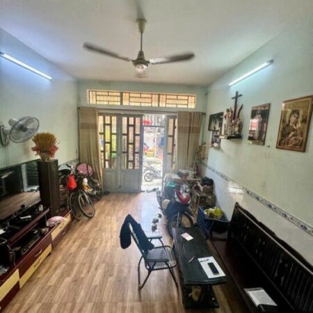 Nhà 2 tầng 1/ đường NGUYỄN ẢNH THỦ, phường HT. Q12, dt 56m2 (4mx14m) Hẻm 8m. Giá 4,5Tỷ Nhà 2 tầng 1/ đường NGUYỄN ẢNH THỦ, phường HT. Q12, dt 56m2 (4mx14m) Hẻm 8m. Giá 4,5Tỷ