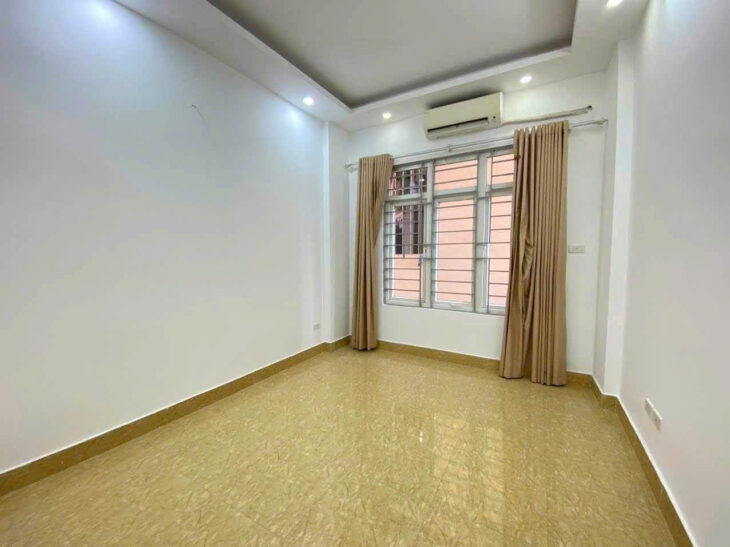 CHÍNH CHỦ CẦN BÁN NHÀ PHỐ HOÀNG HOA THÁM QUẬN BA ĐÌNH 37 m2 x 3 TẦNG NHỈNH 7 TỶ Ô TÔ KD