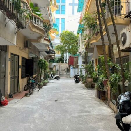 NHÀ ĐỘI CẤN 65M2 ,MT 6M, Ô TÔ ĐỖ CỬA , SẴN Ô CHỜ THANG MÁY, GIÁ 15 TỶ