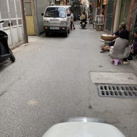 Tuyệt LÔ góc Vương Thừa Vũ – vài bước ra ô tô tránh – ngõ thông, rộng, mặt tiền 4,6m giá 6.25 tỷ