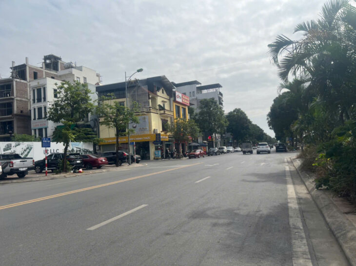 TÔI CHÍNH CHỦ BÁN NHÀ VŨ ĐỨC THẬN- LONG BIÊN. DIỆN TÍCH 63M, SẴN NHÀ 3 TẦNG NẰM NGAY KHU PHỐ TRUNG