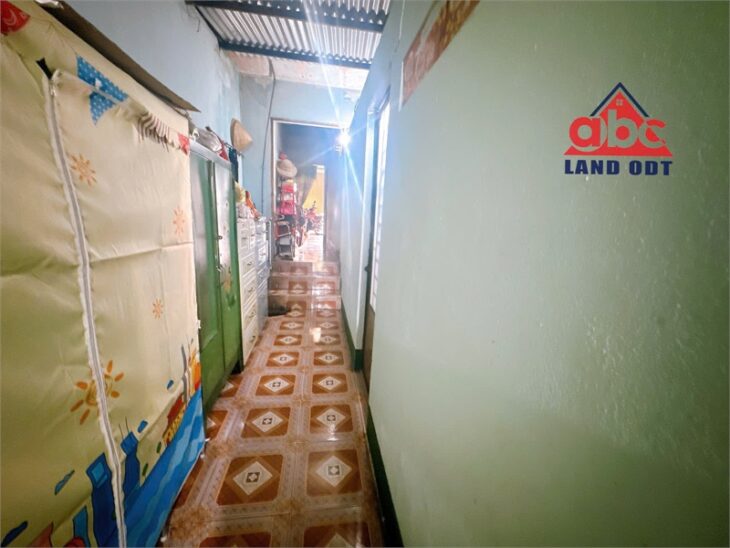 NP1030 bán nhà mặt tiền QL1 phù hợp ở kêt hợp kinh doanh. tấp nấp xe cộ qua lại