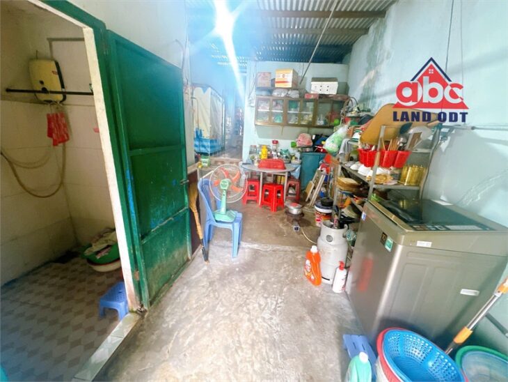 NP1030 bán nhà mặt tiền QL1 phù hợp ở kêt hợp kinh doanh. tấp nấp xe cộ qua lại