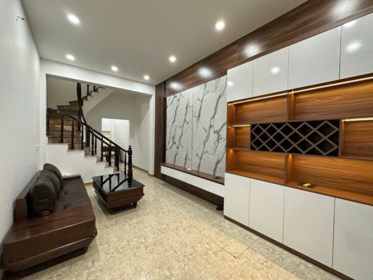 HIẾM – CHƯA ĐẾN 6 TỶ – CÓ NGAY NHÀ ĐẸP 5 TẦNG – NGỌC THUỴ – LONG BIÊN – GẦN PHỐ – NGÕ NÔNG, RỘNG –